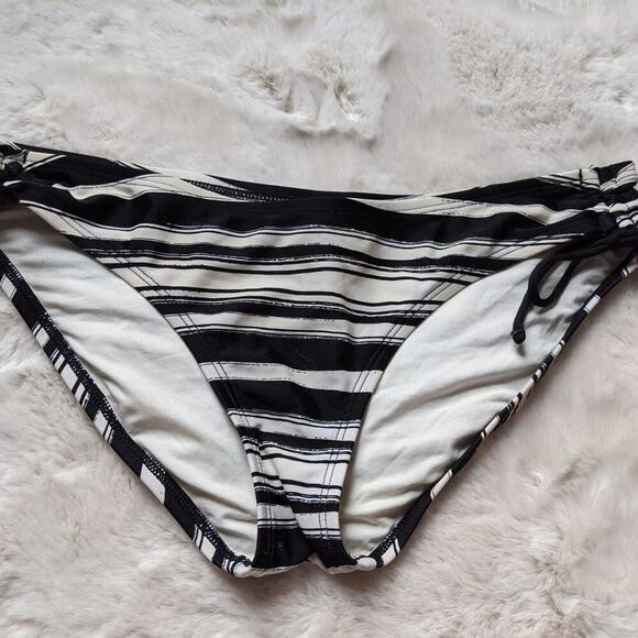 Patagonia bikini bottoms, size Medium, Swim suit/Bathing suit - Picture 1 of 6